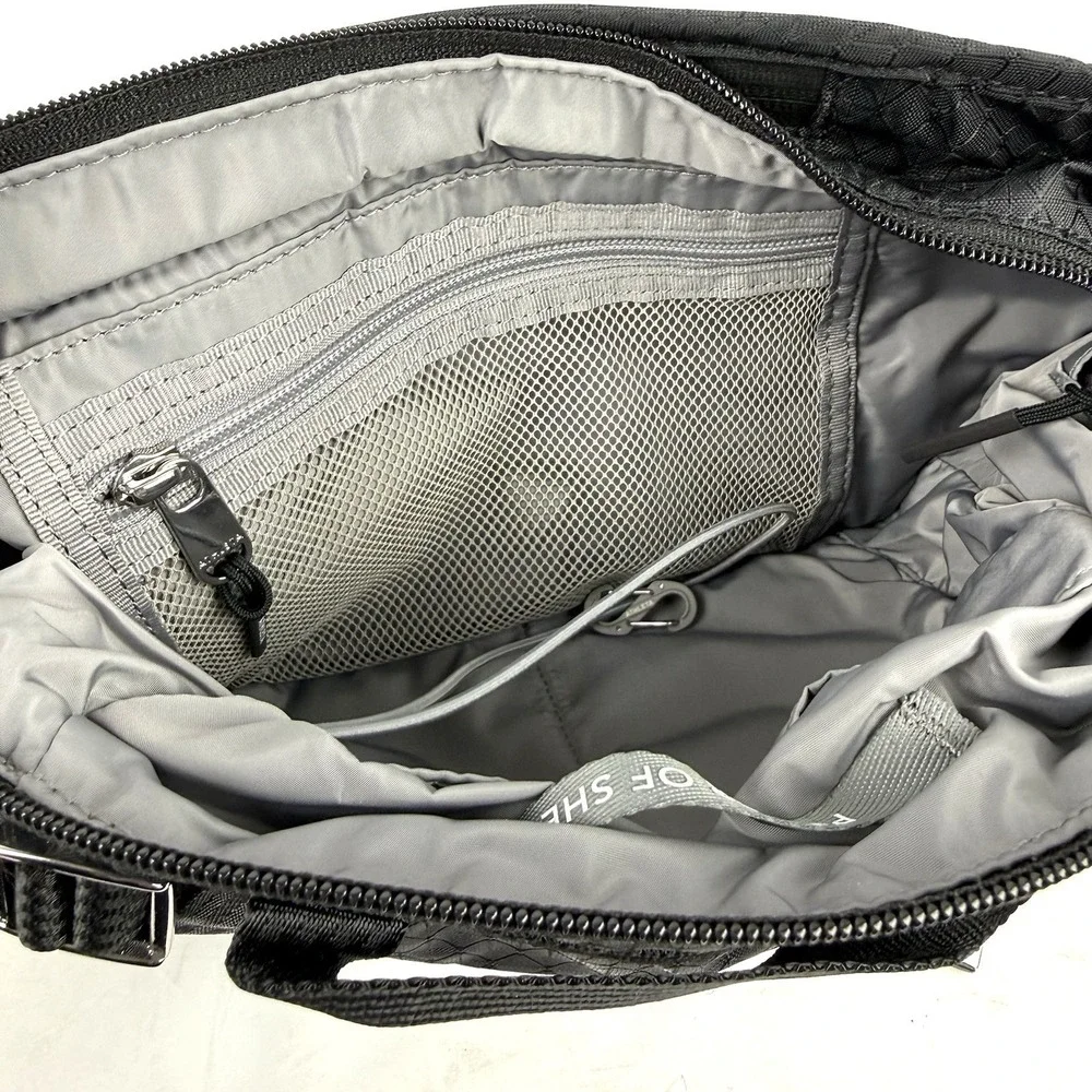 Athleta Excursion Belt Bag‎ Medium Black Nylon Waist Pack Unisex Brand New